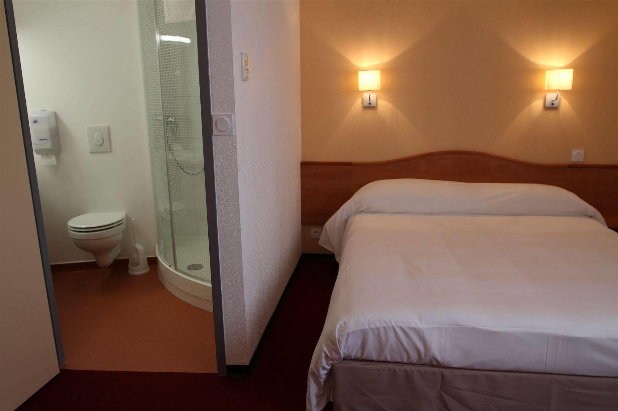 Brit Hotel Confort Villeneuve Sur Lot Bias  Buitenkant foto