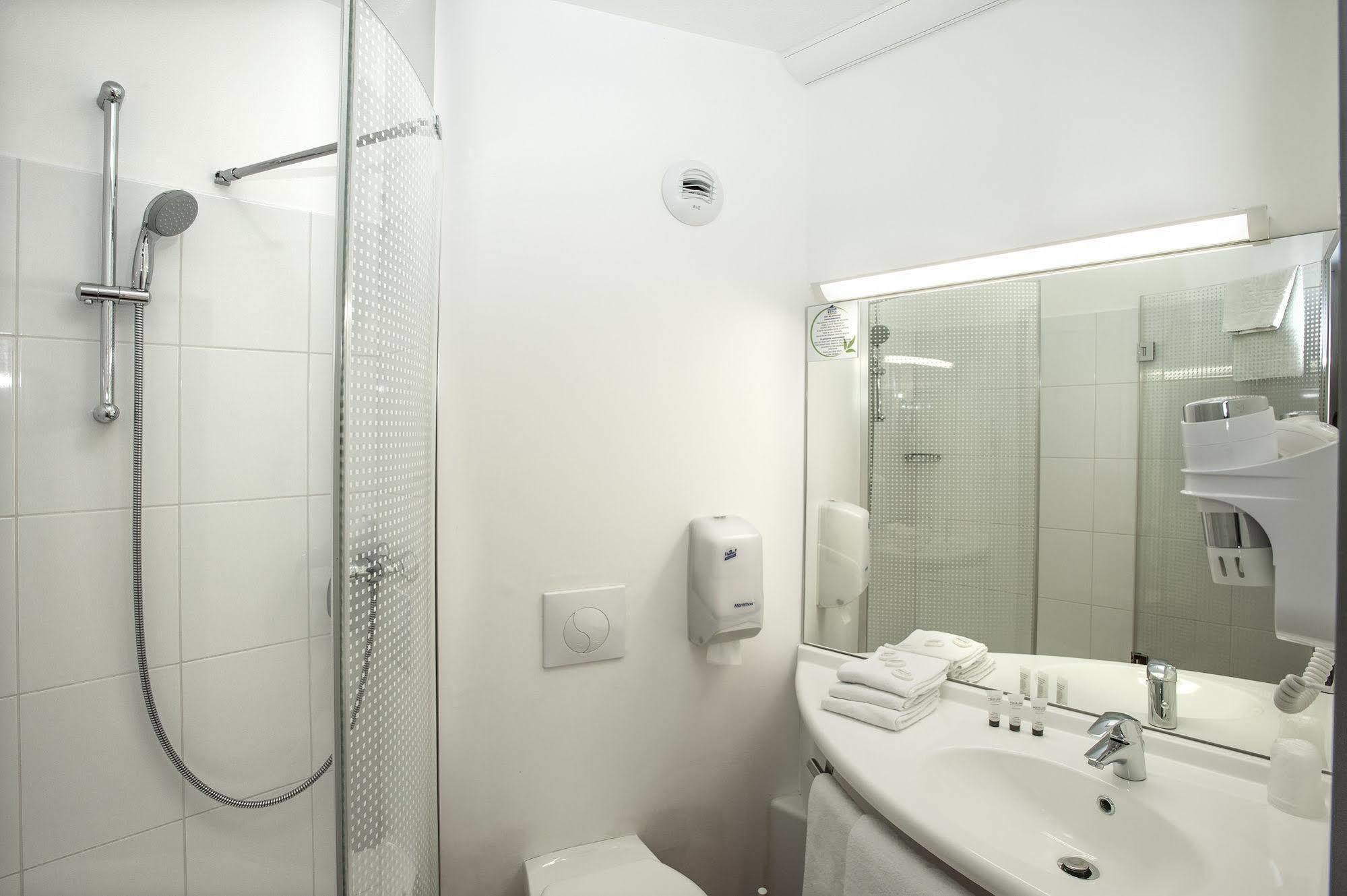 Brit Hotel Confort Villeneuve Sur Lot Bias  Buitenkant foto
