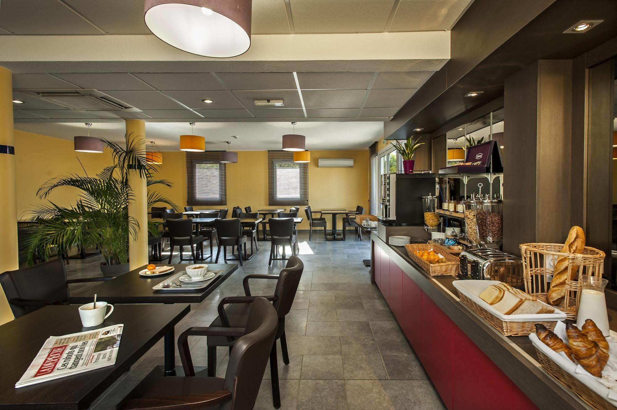 Brit Hotel Confort Villeneuve Sur Lot Bias  Buitenkant foto